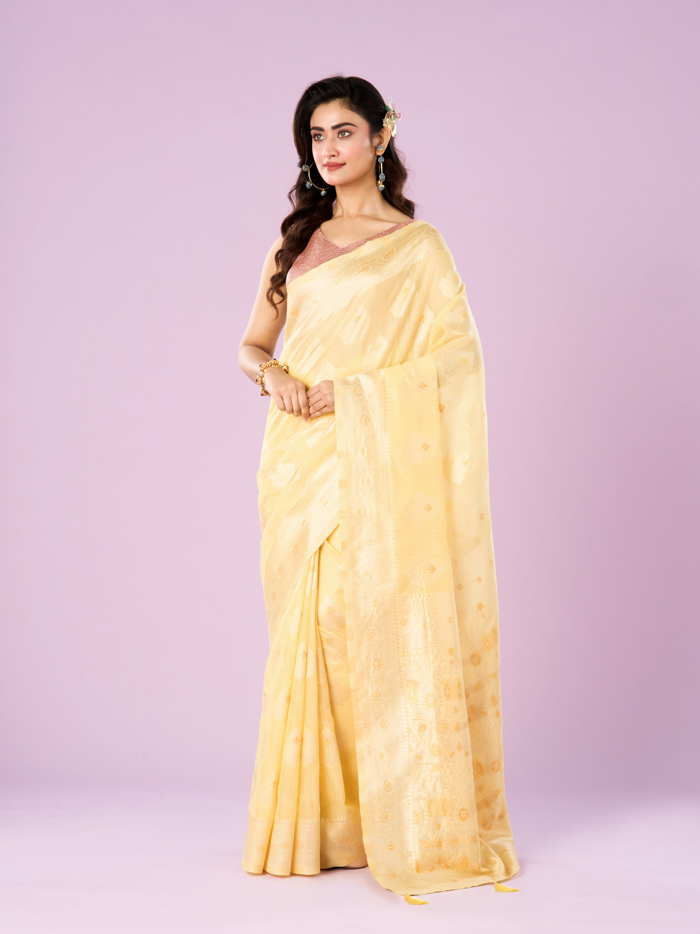 Mohey Women Glistening Light Yellow Saree