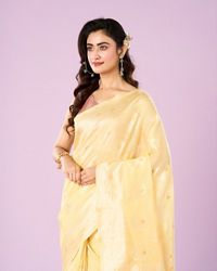 Mohey Women Glistening Light Yellow Saree