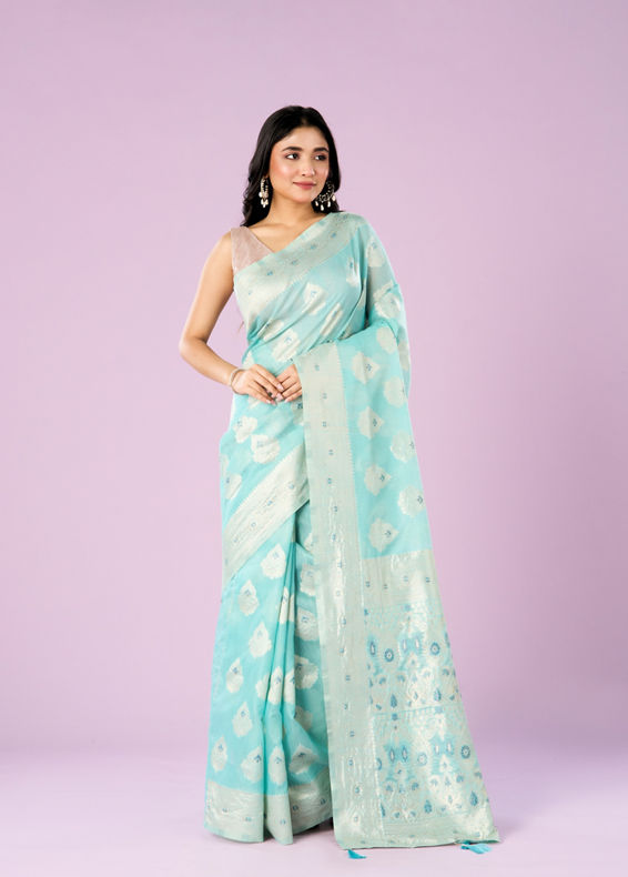 Mohey Women Elegant Light Blue Saree