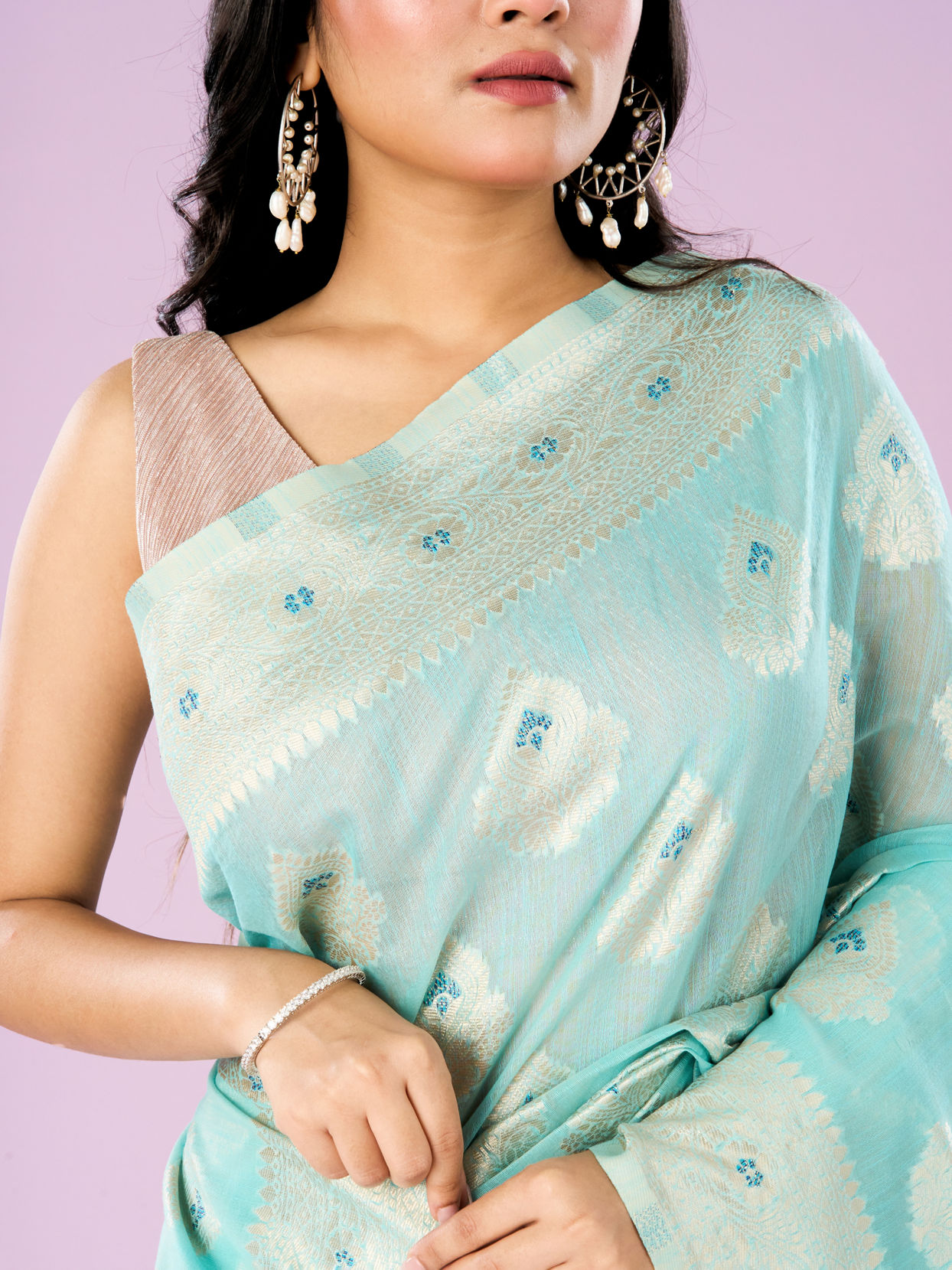 Mohey Women Elegant Light Blue Saree