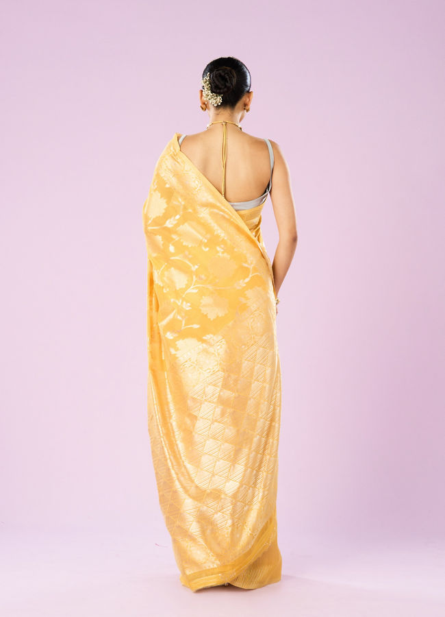 Mohey Women Sunlit Glow Saree