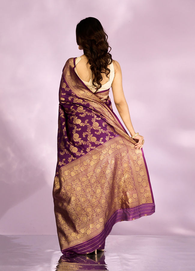 Mohey Women Exquisite Purple Elegance Saree