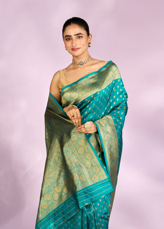 Mohey Women Gleaming Rama Green Silk Saree