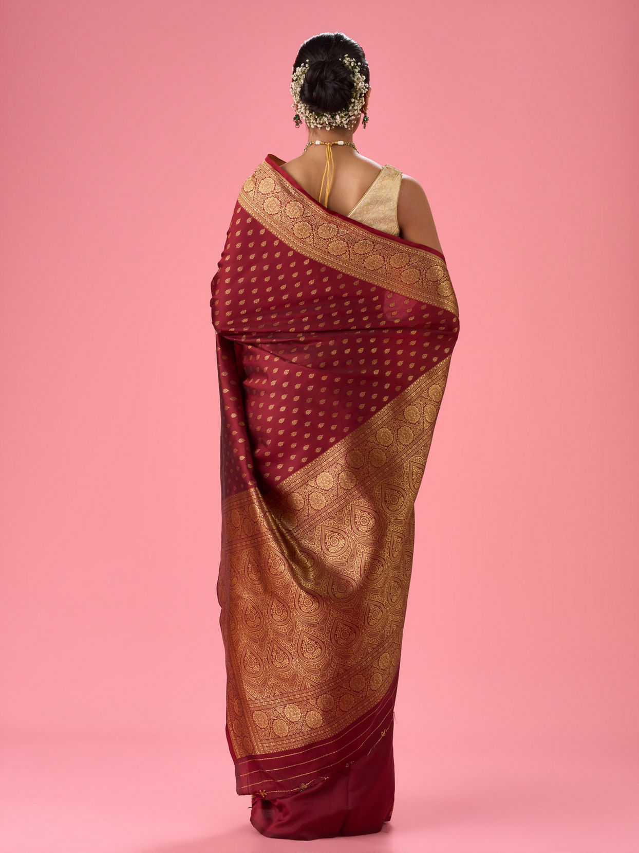 Mohey Women Radiant Rust Red Saree