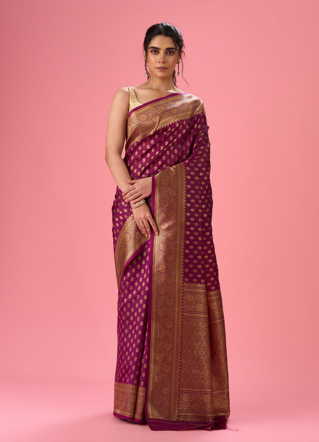 Mohey Women Wine Tint Saree Elegance