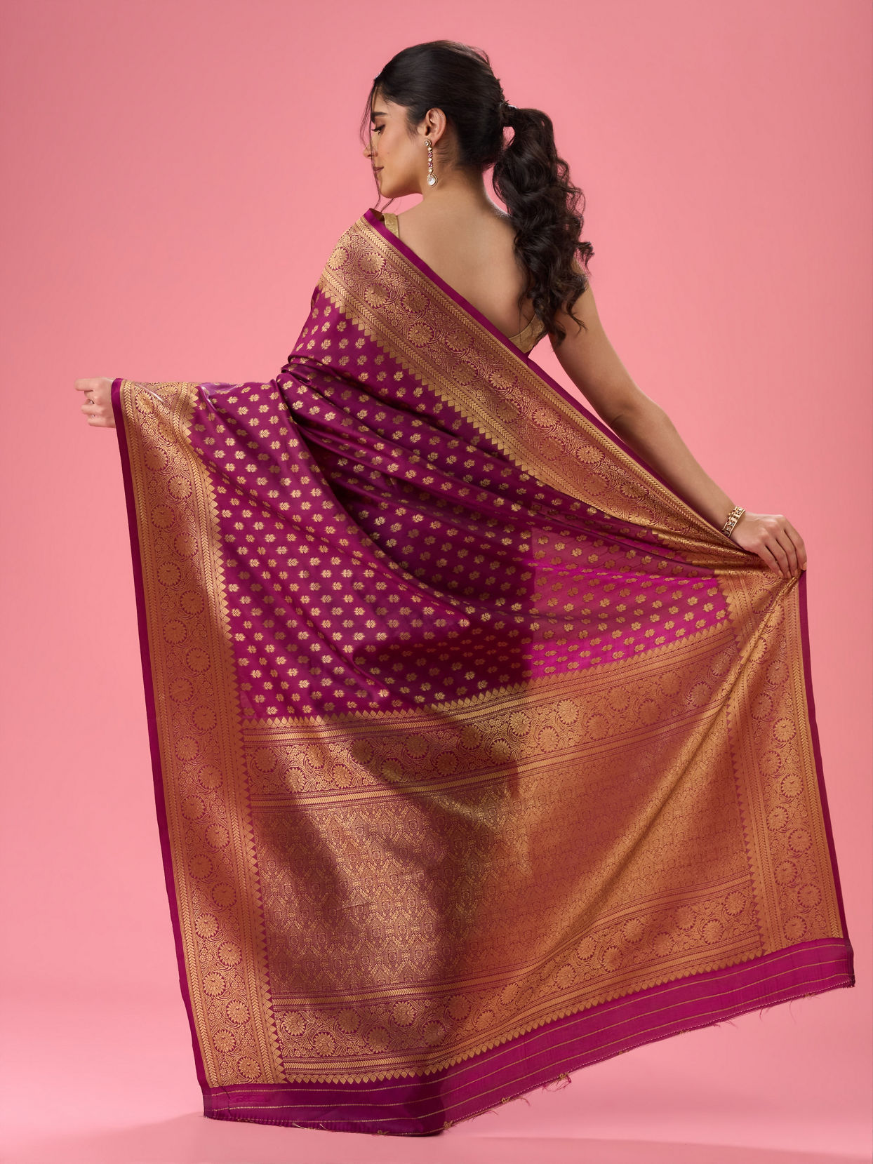 Mohey Women Wine Tint Saree Elegance