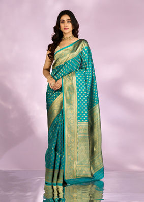 Mohey Women Resplendent Rama Green Saree