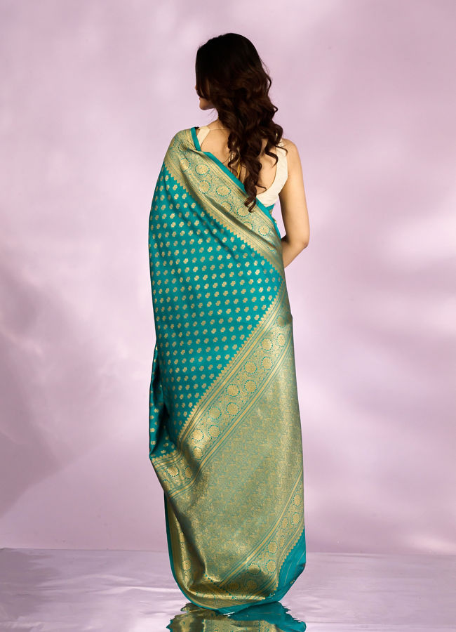 Mohey Women Resplendent Rama Green Saree