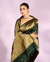Mohey Women Enthralling Emerald Elegance Saree