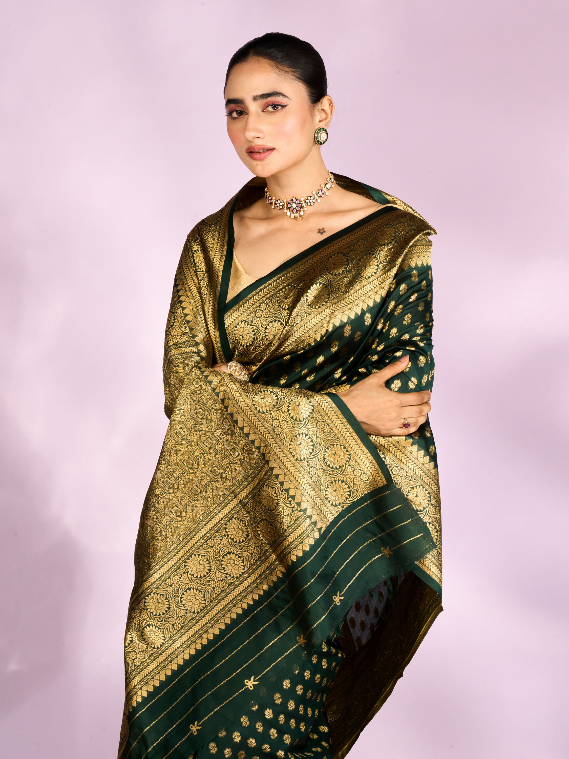 Mohey Women Enthralling Emerald Elegance Saree