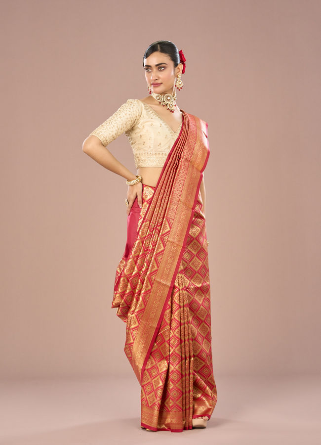 Mohey Women Pista Green Scintillation Saree