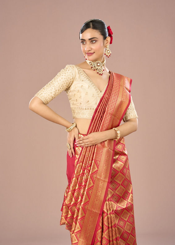 Mohey Women Pista Green Scintillation Saree