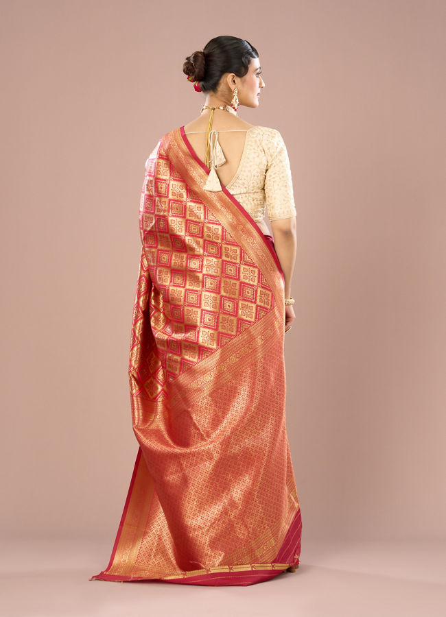 Mohey Women Pista Green Scintillation Saree