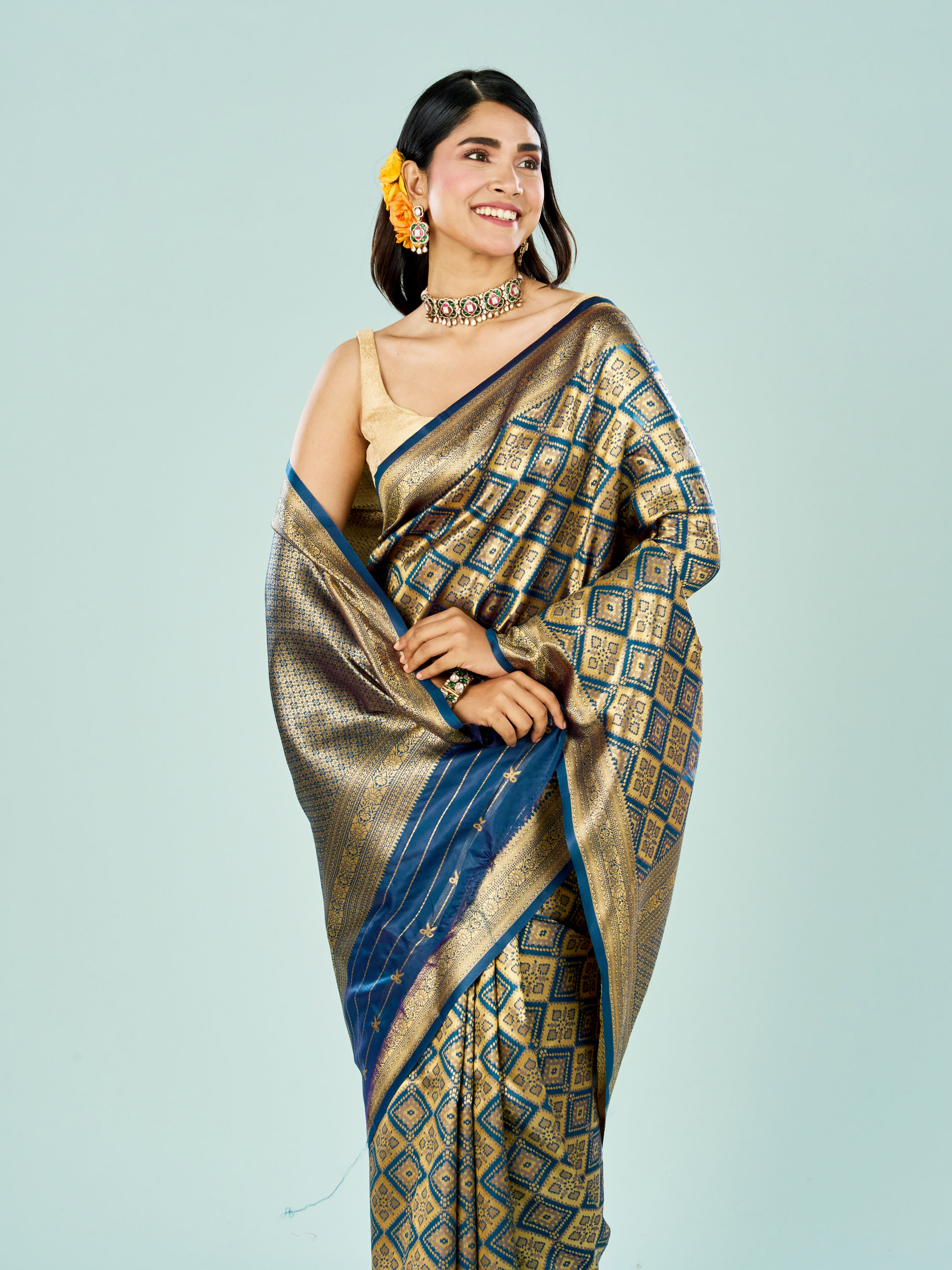Mohey Women Blue Elegance Saree