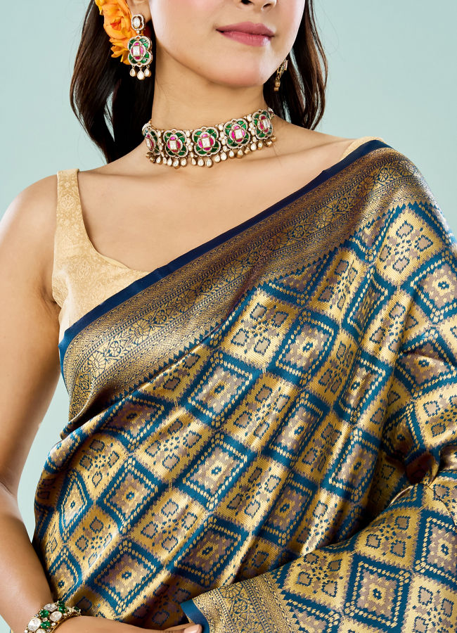 Mohey Women Blue Elegance Saree