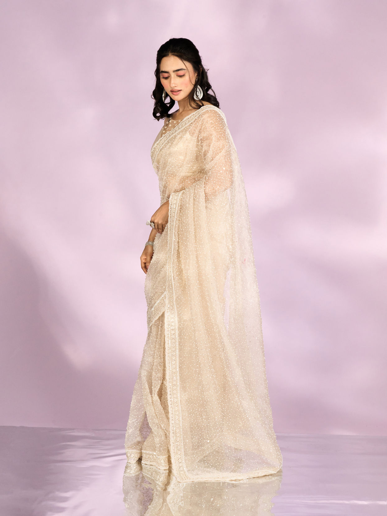 Mohey Women Elegance Redefined Cream Saree