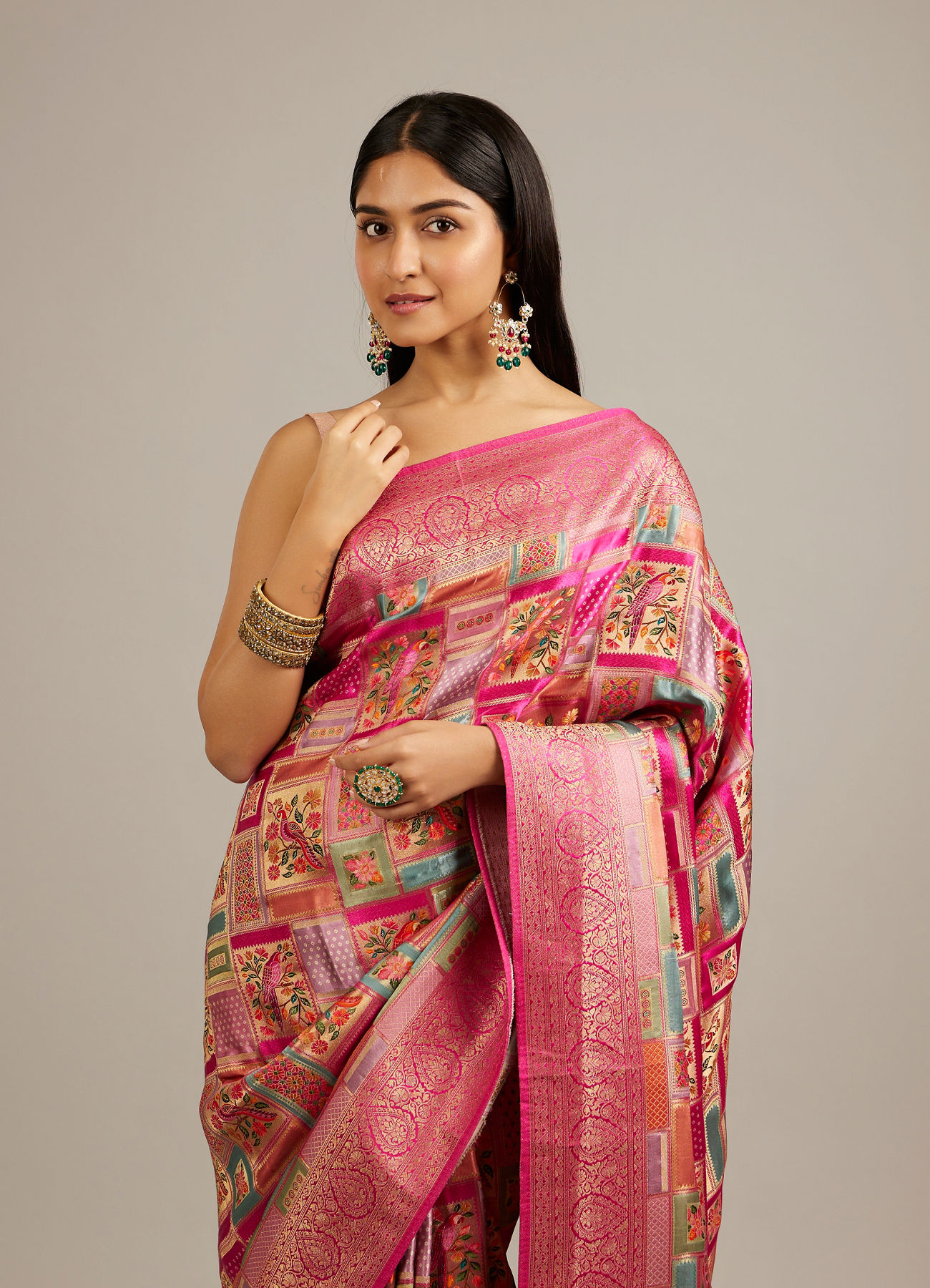 Mohey Women Rani Pink Grid Patterned Saree with Peacock Motifs