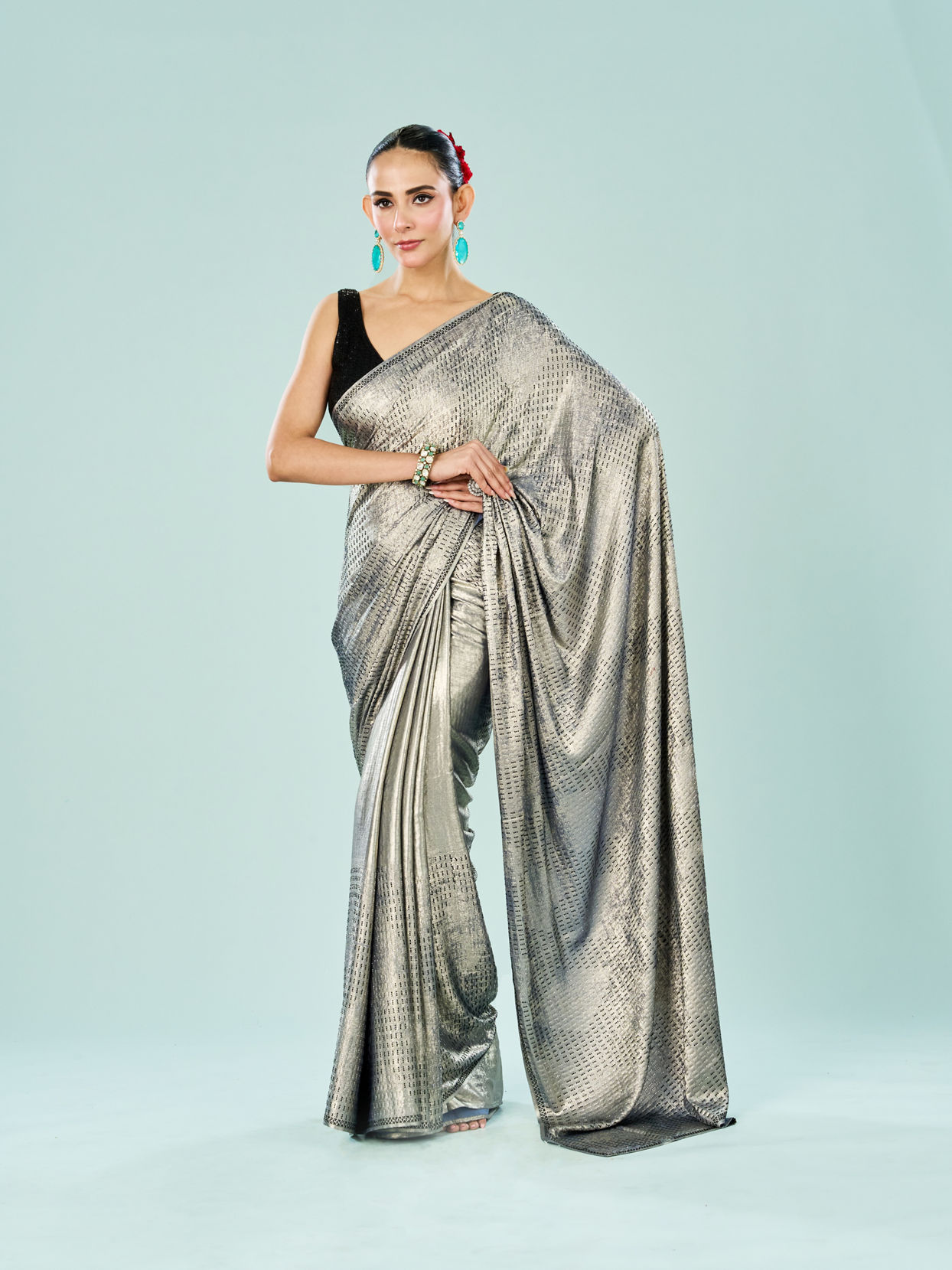 Mohey Women Elegant Grey Satin Saree
