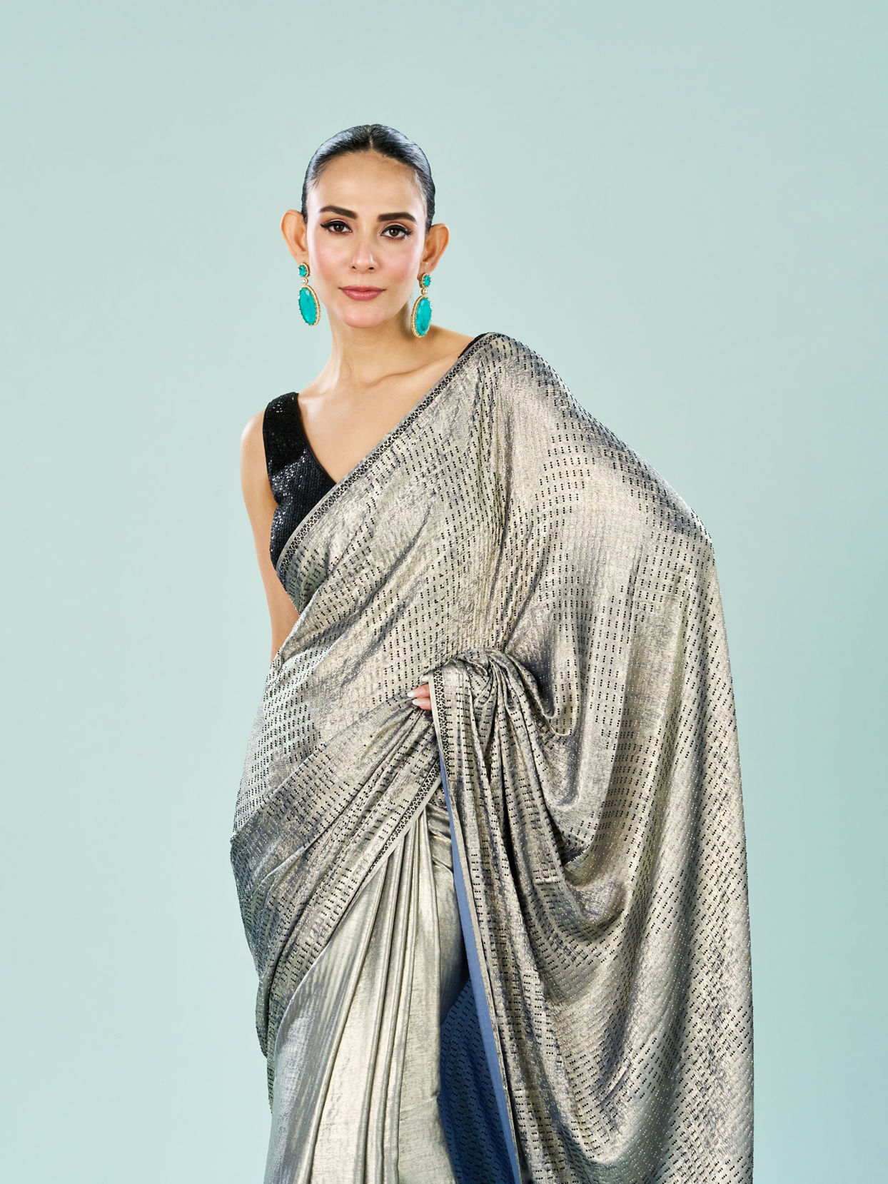 Mohey Women Elegant Grey Satin Saree