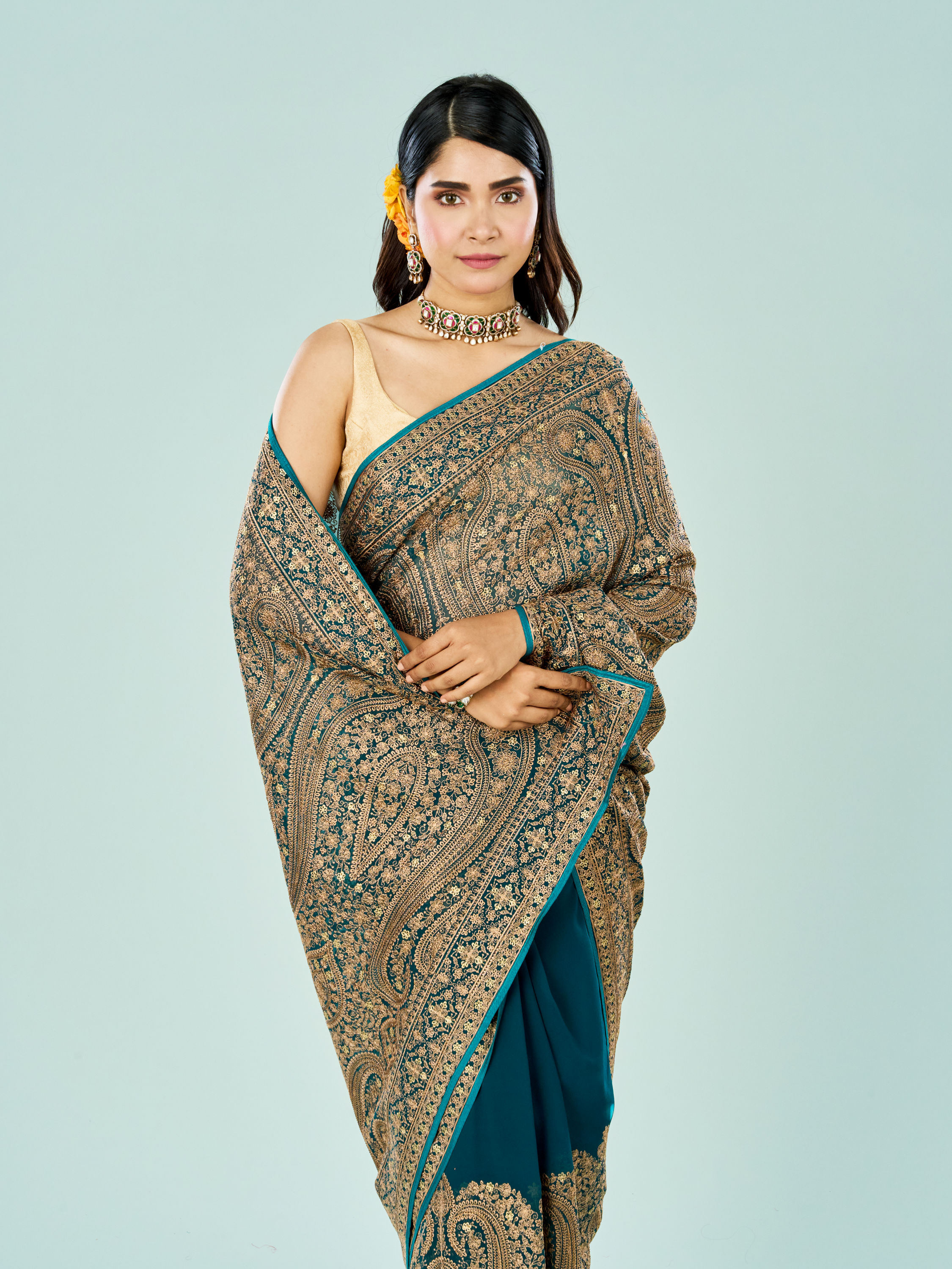 Mohey Women Elegant Rama Green Georgette Saree