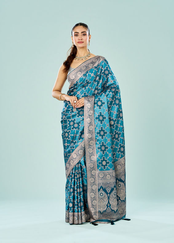 Mohey Women Indigo Elegance Saree