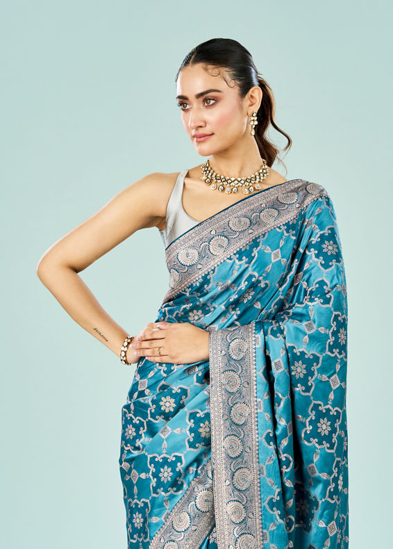 Mohey Women Indigo Elegance Saree