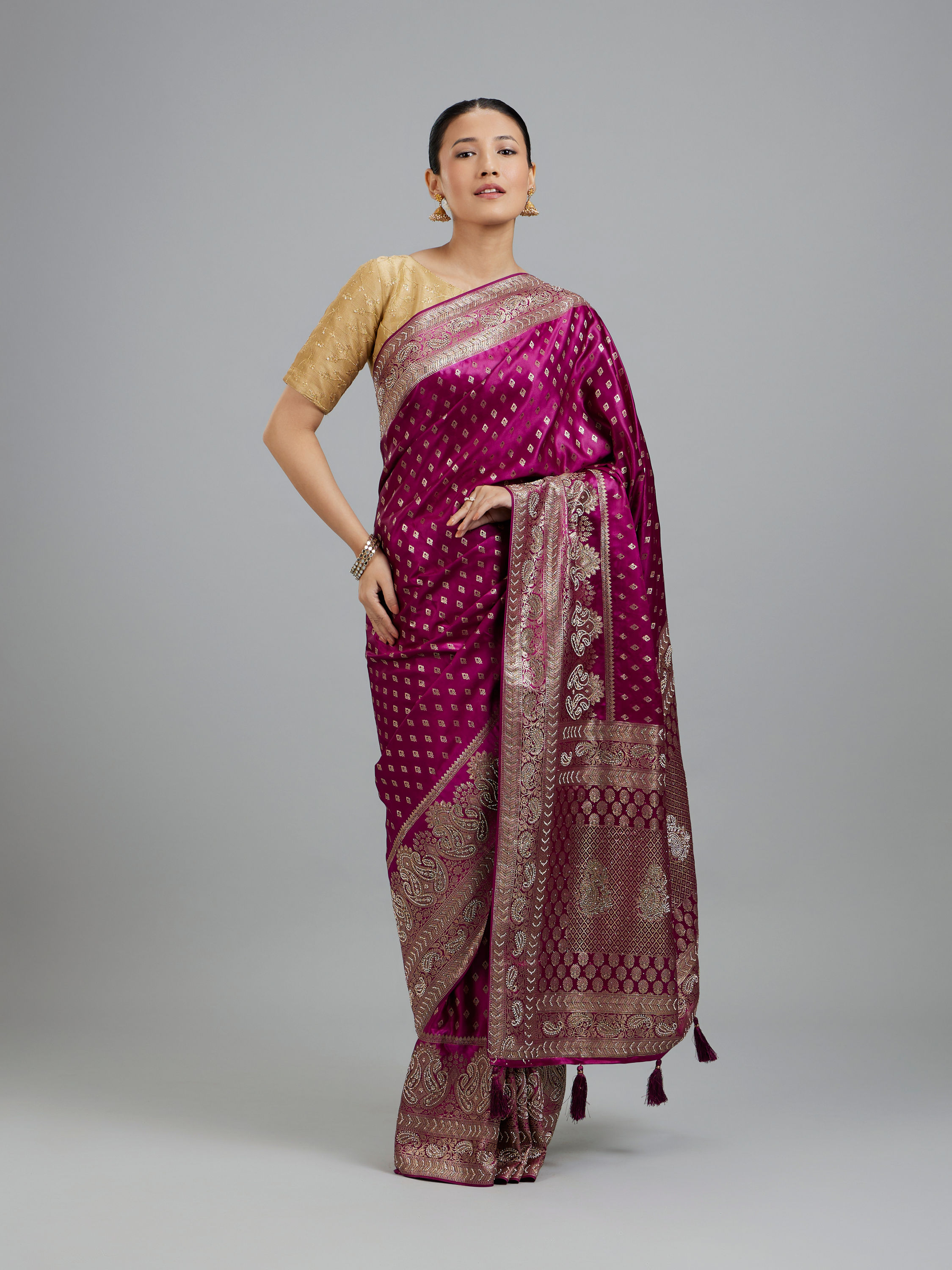 Mohey Women Wine Elegance Saree