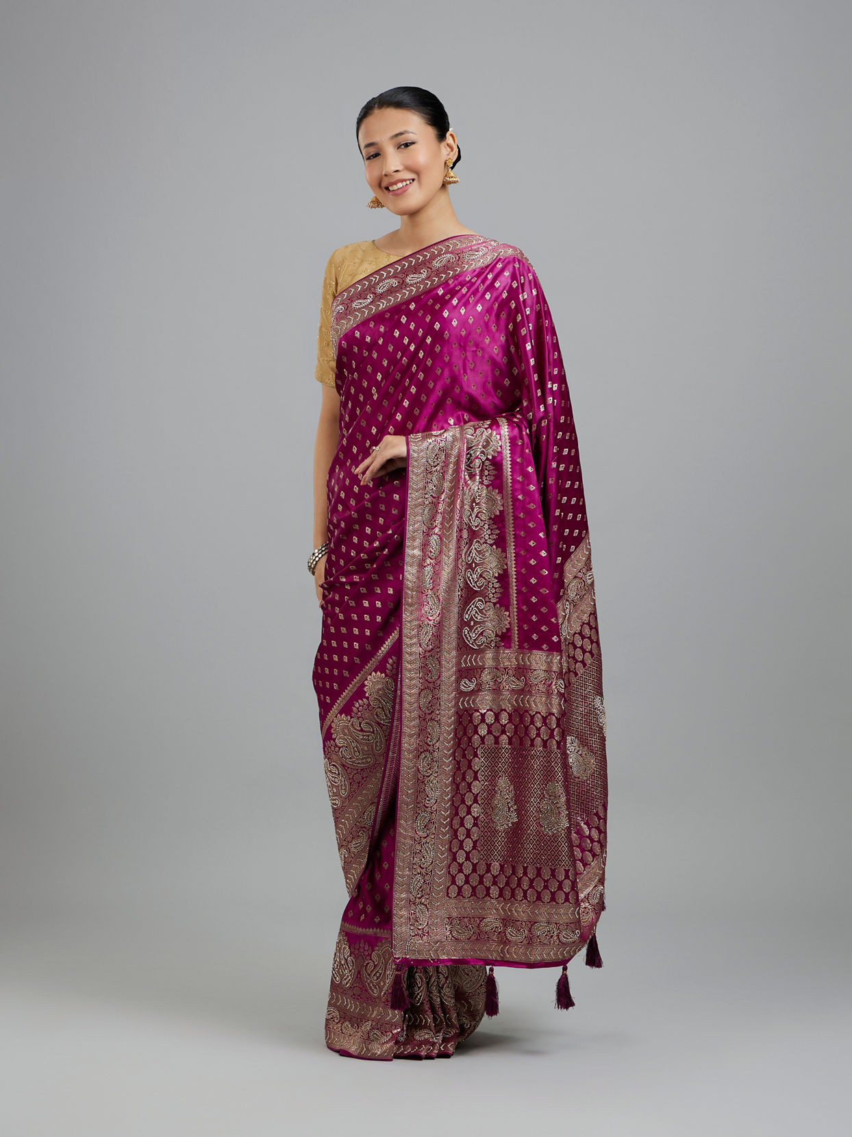Mohey Women Wine Elegance Saree