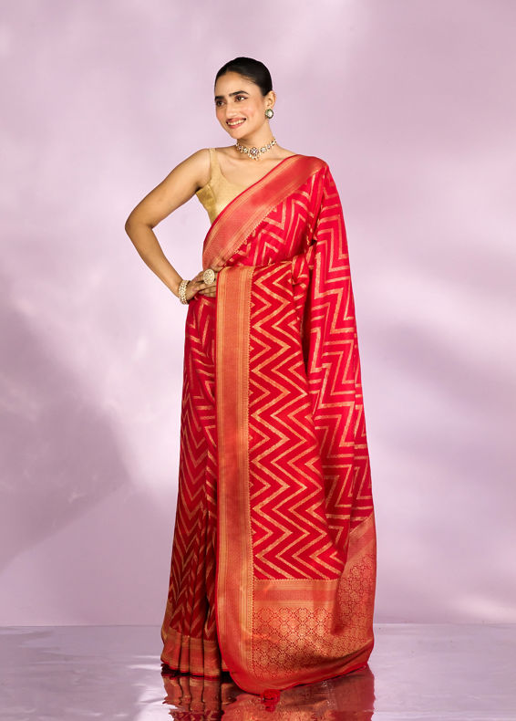 Mohey Women Glamorous Red Celebration Saree