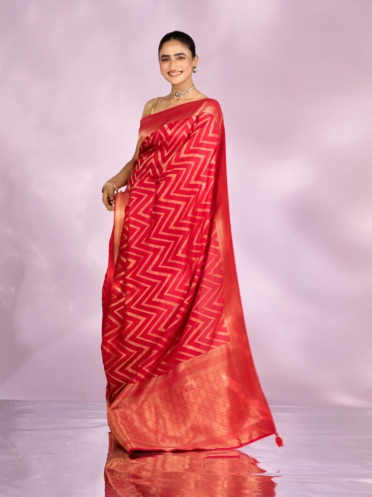 Mohey Women Glamorous Red Celebration Saree