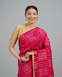 Mohey Women Elegant Pink Glory Saree