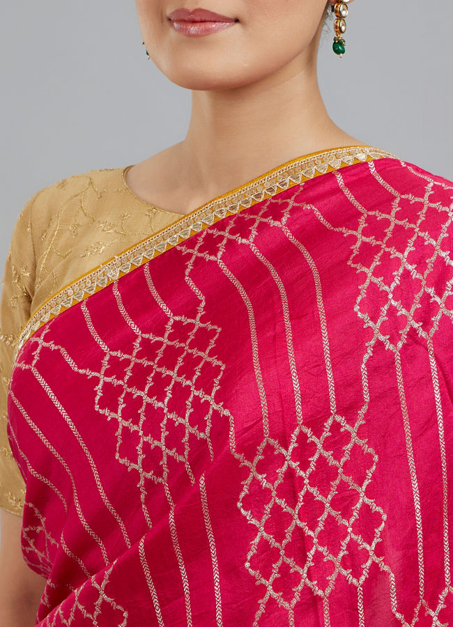 Mohey Women Elegant Pink Glory Saree