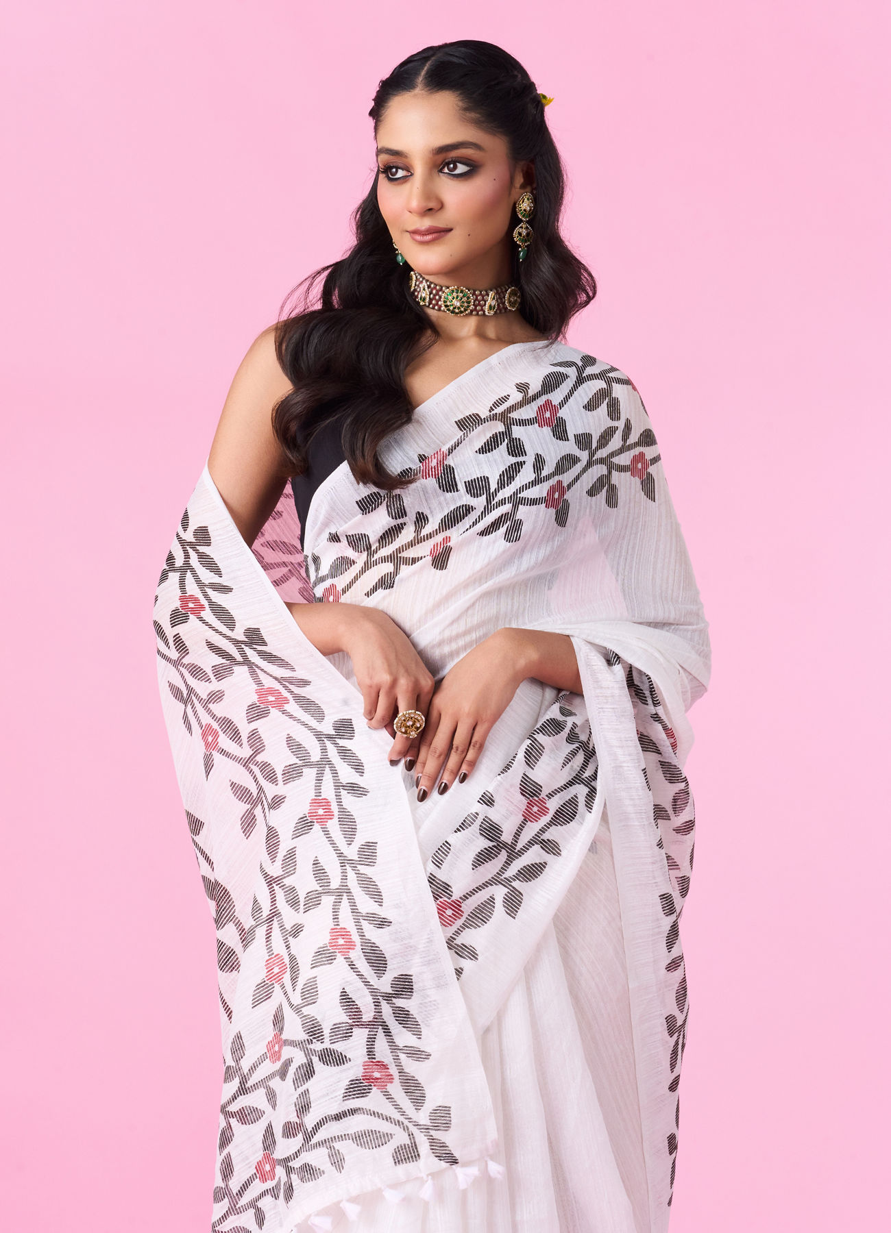 Mohey Women White Elegance Saree