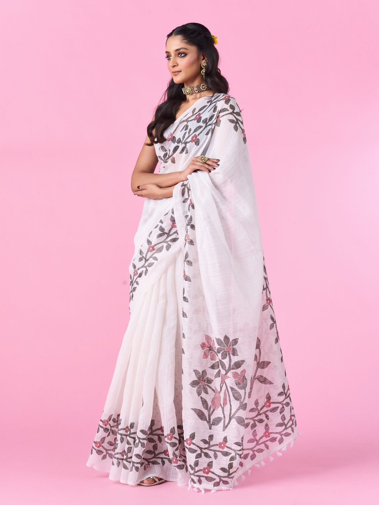 Mohey Women White Elegance Saree