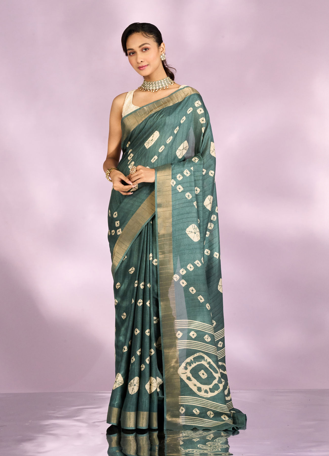 Mohey Women Sea Green Elegance Saree