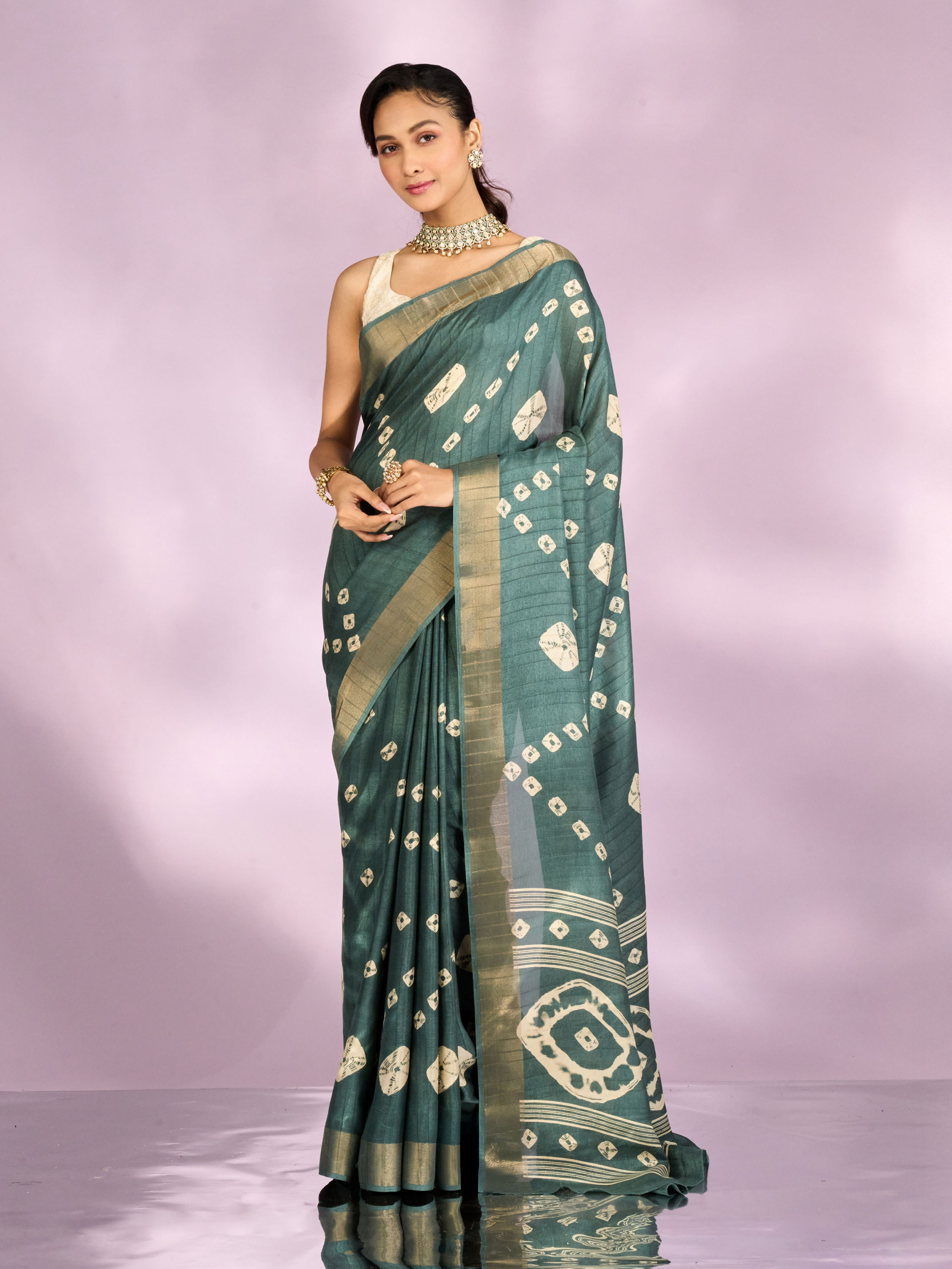 Mohey Women Sea Green Elegance Saree