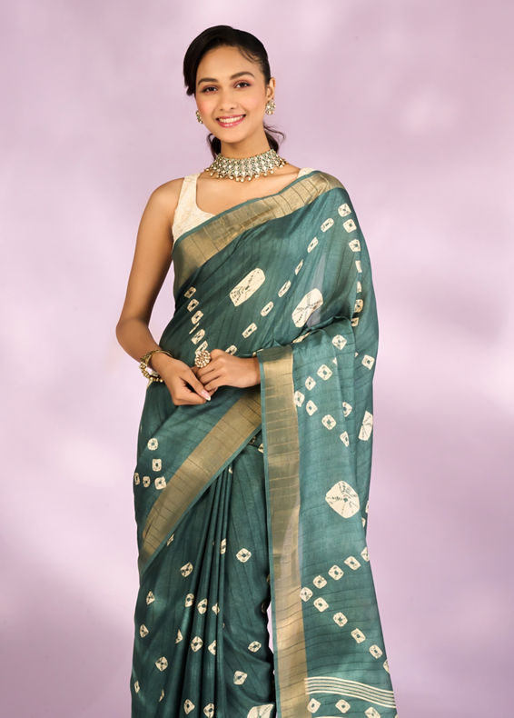 Mohey Women Sea Green Elegance Saree
