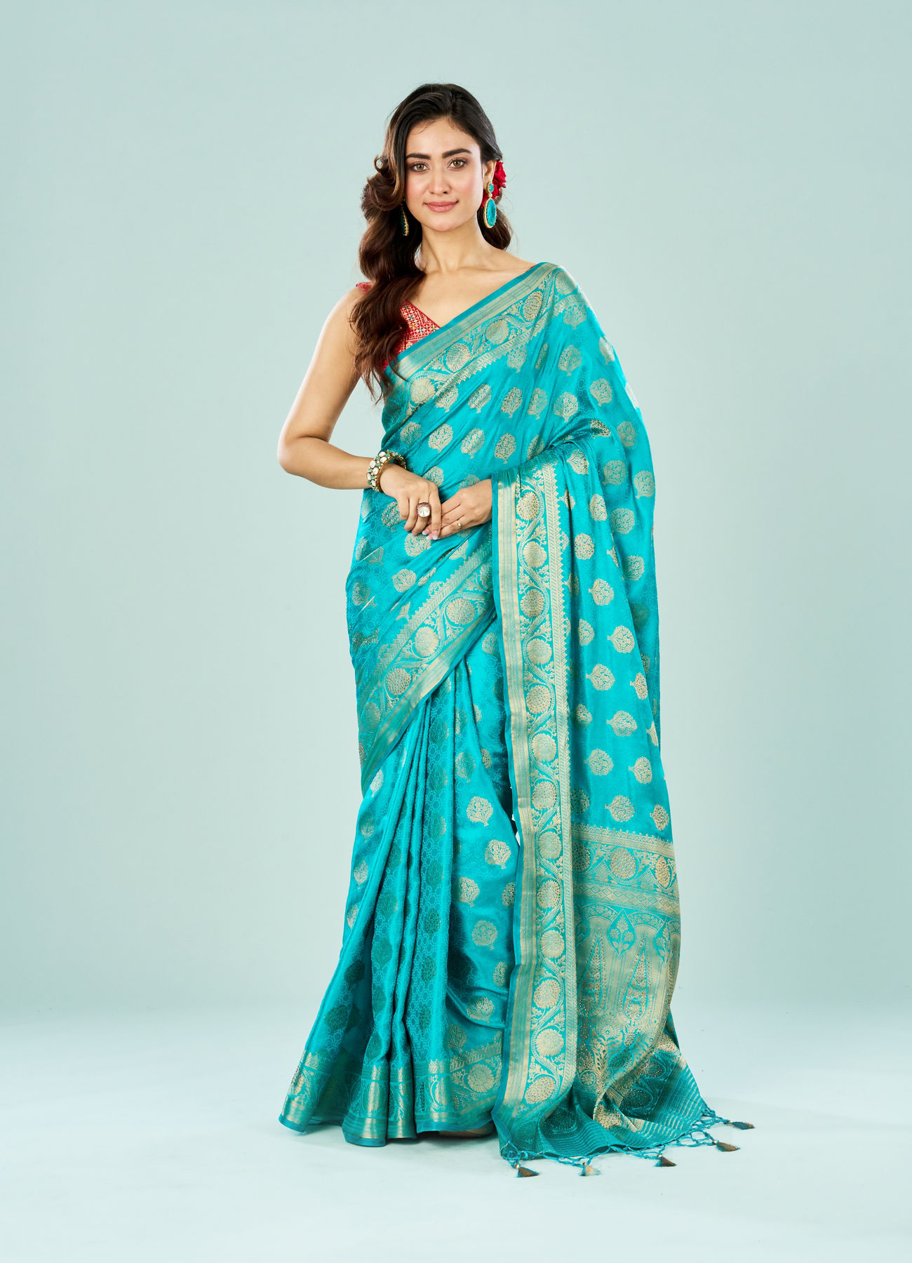 Mohey Women Ravishing Rama Green Saree