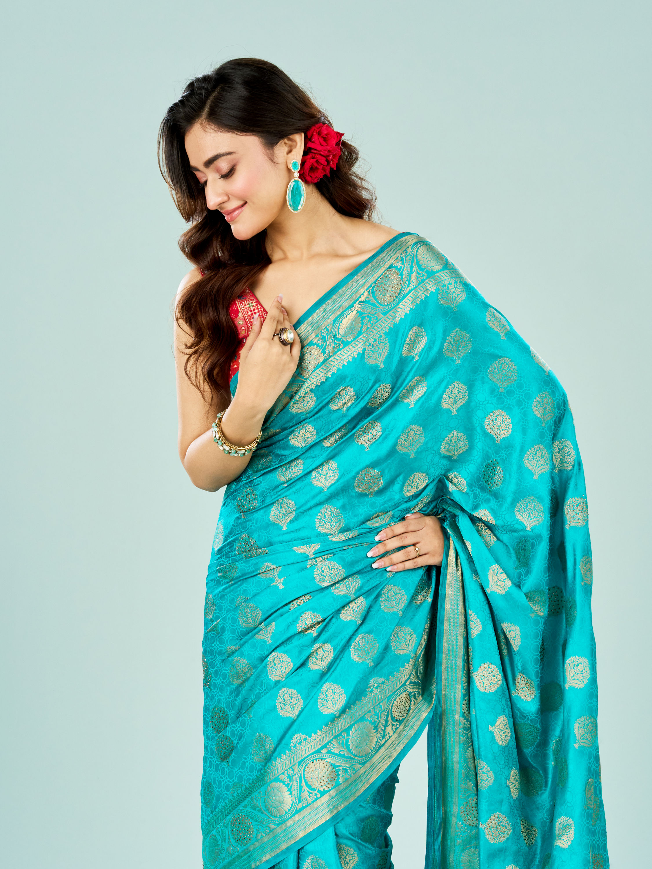 Mohey Women Ravishing Rama Green Saree