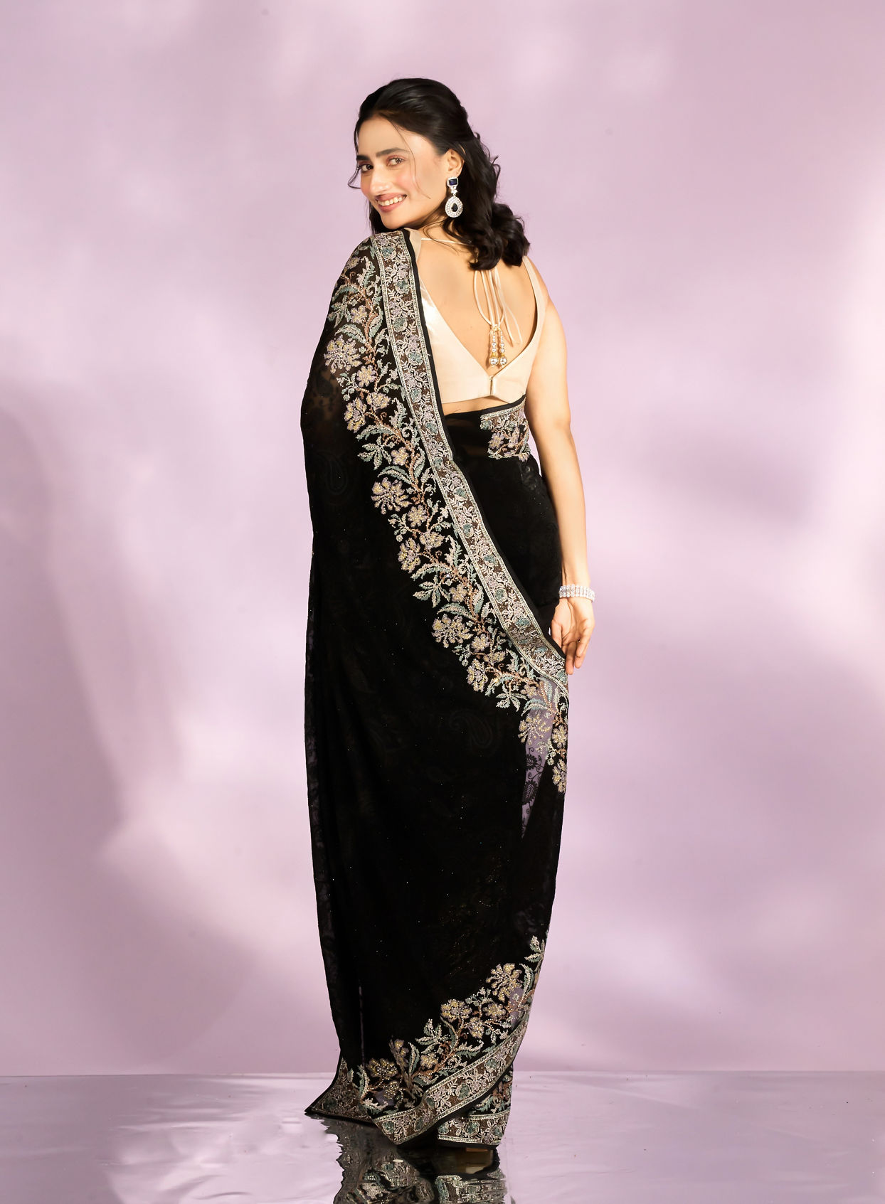Mohey Women Black Georgette Radiance Saree