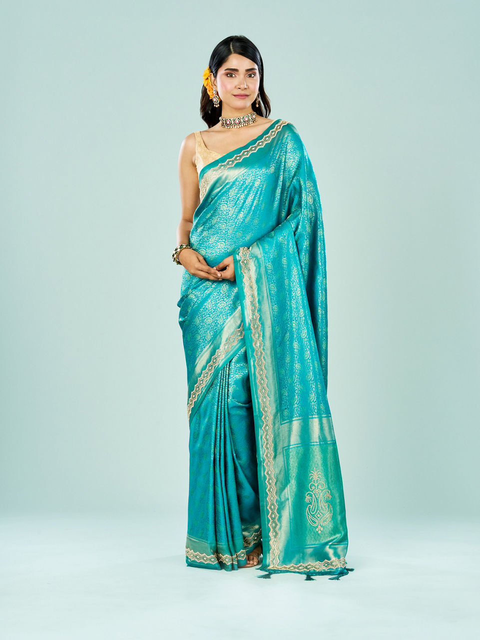 Mohey Women Ravishing Rama Green Saree