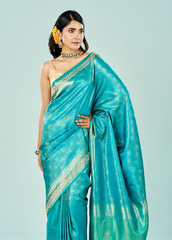Mohey Women Ravishing Rama Green Saree