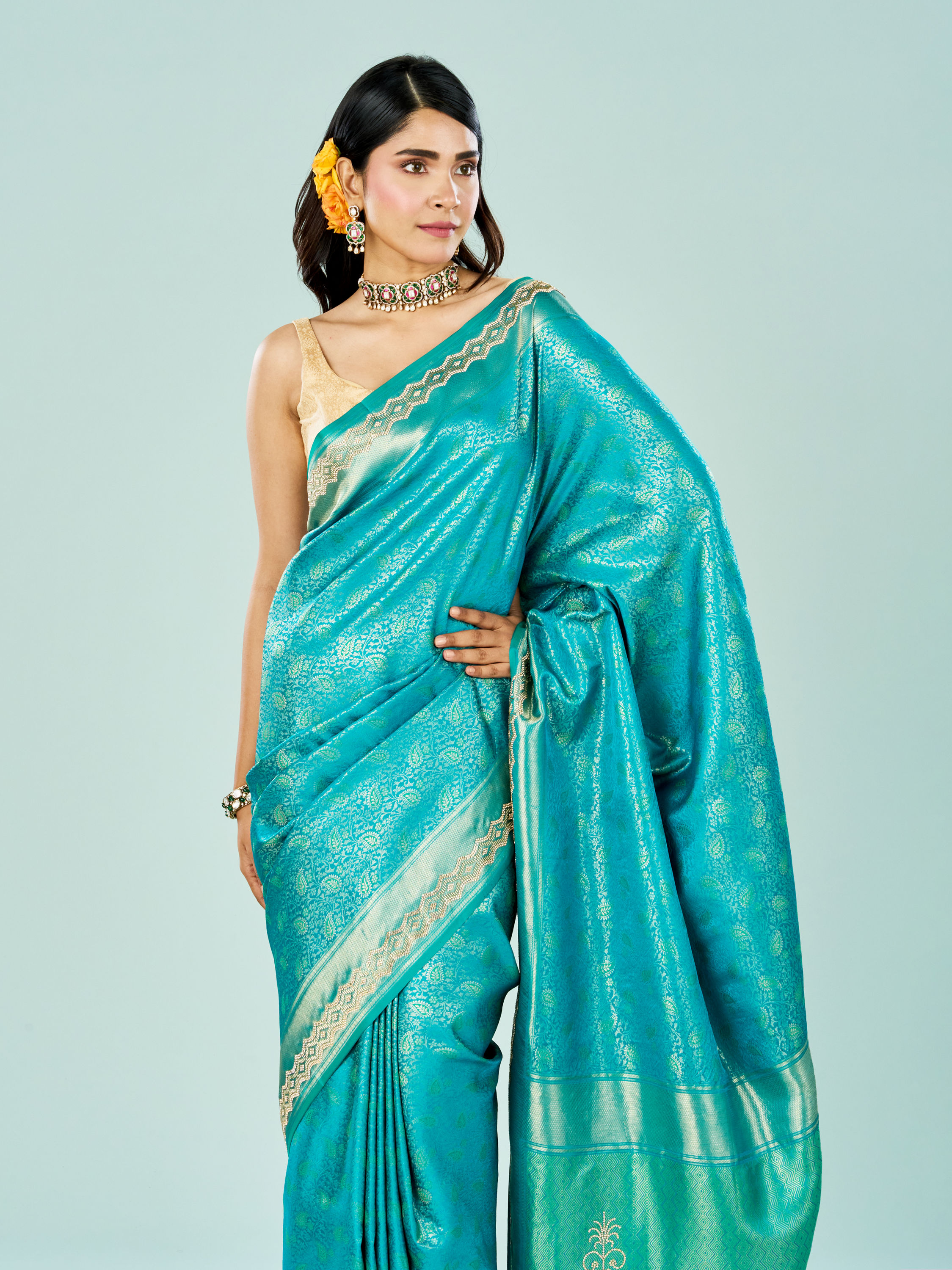Mohey Women Ravishing Rama Green Saree