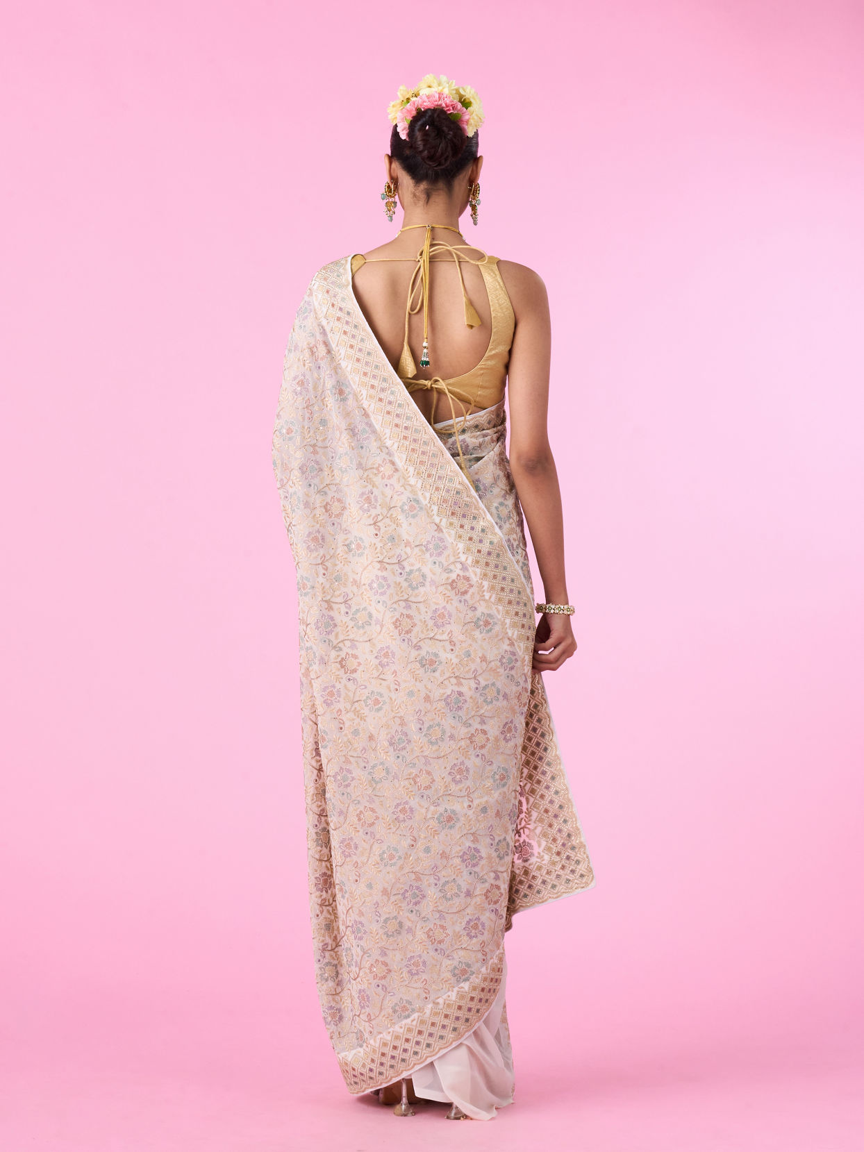 Mohey Women Elegant Cream Georgette Saree