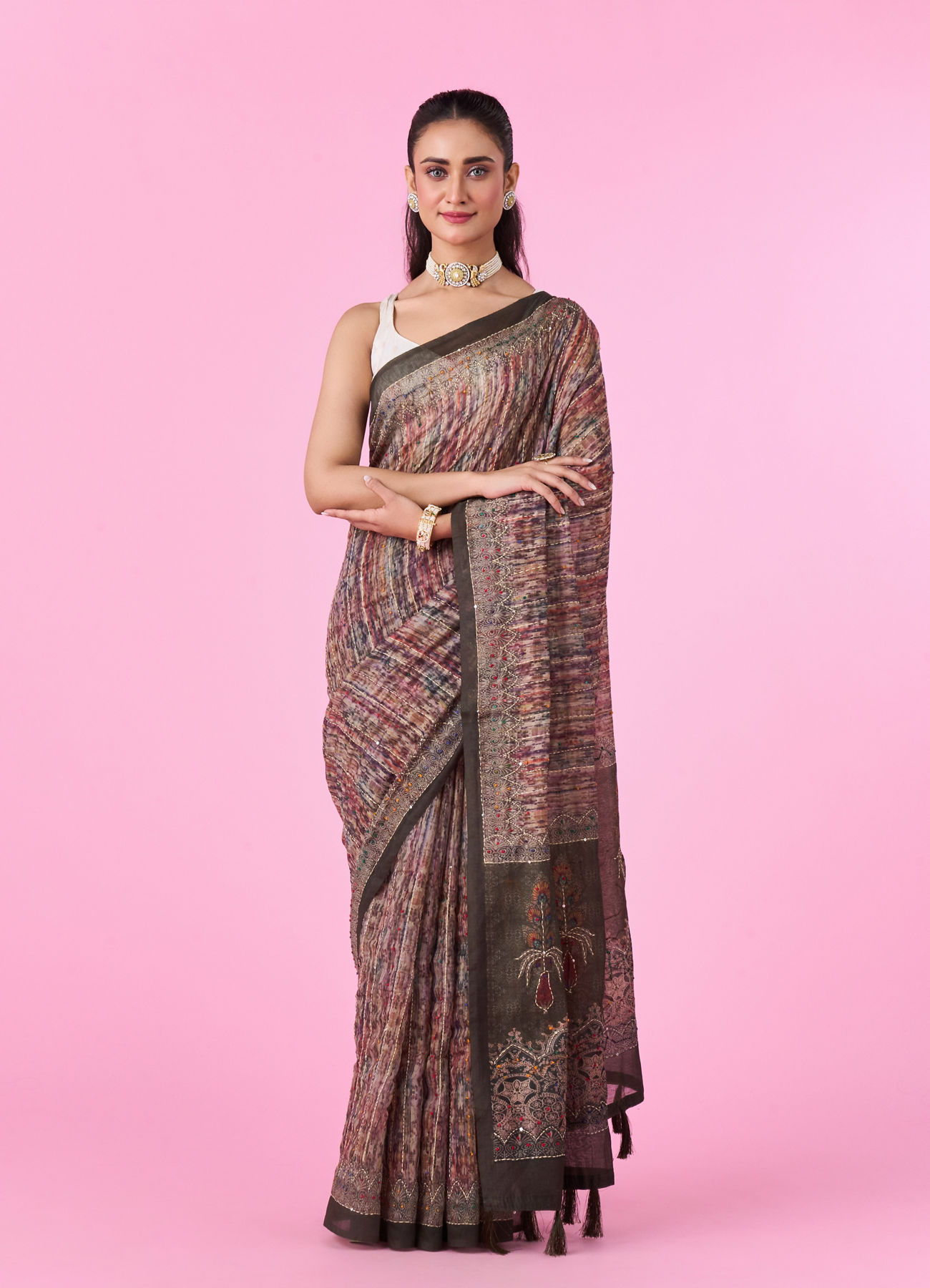 Mohey Women Enchanting Mehandi Green Silk Saree