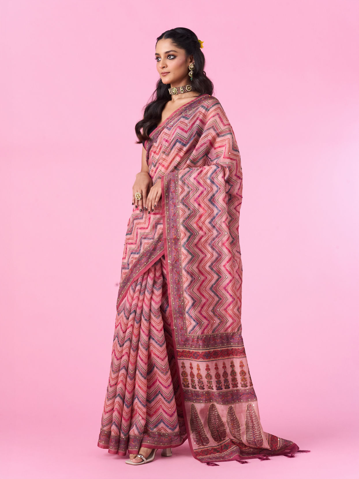 Mohey Women Pink Floral Drape Saree