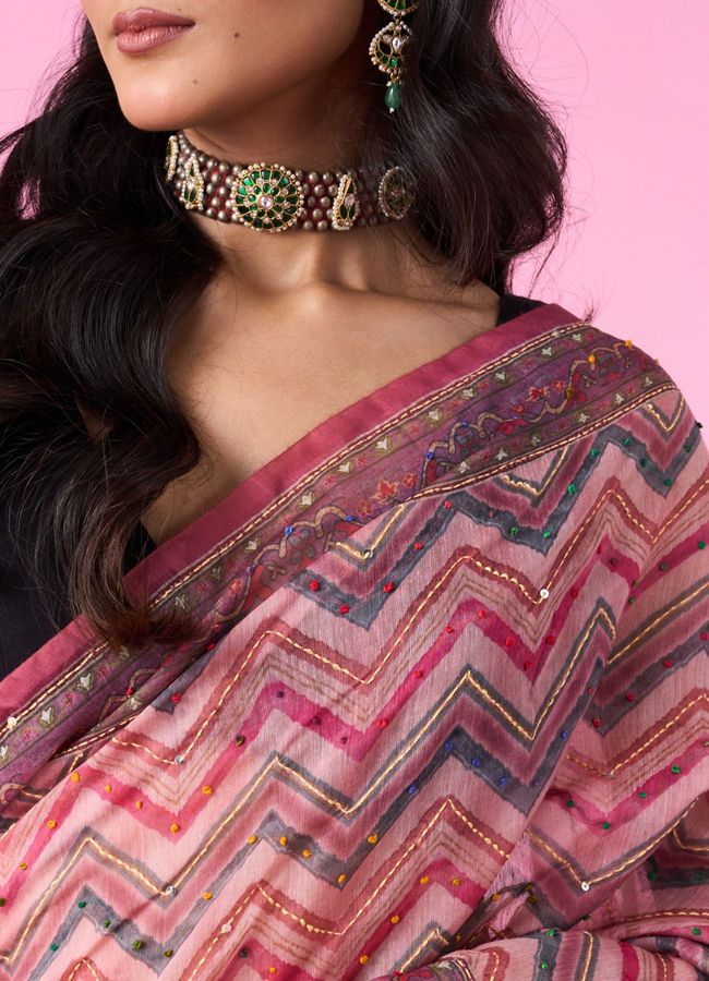 Mohey Women Pink Floral Drape Saree