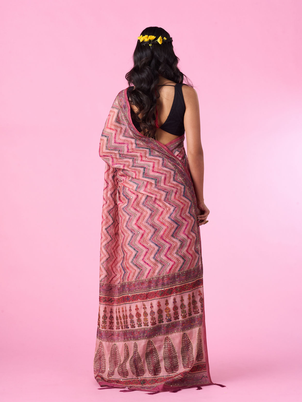 Mohey Women Pink Floral Drape Saree
