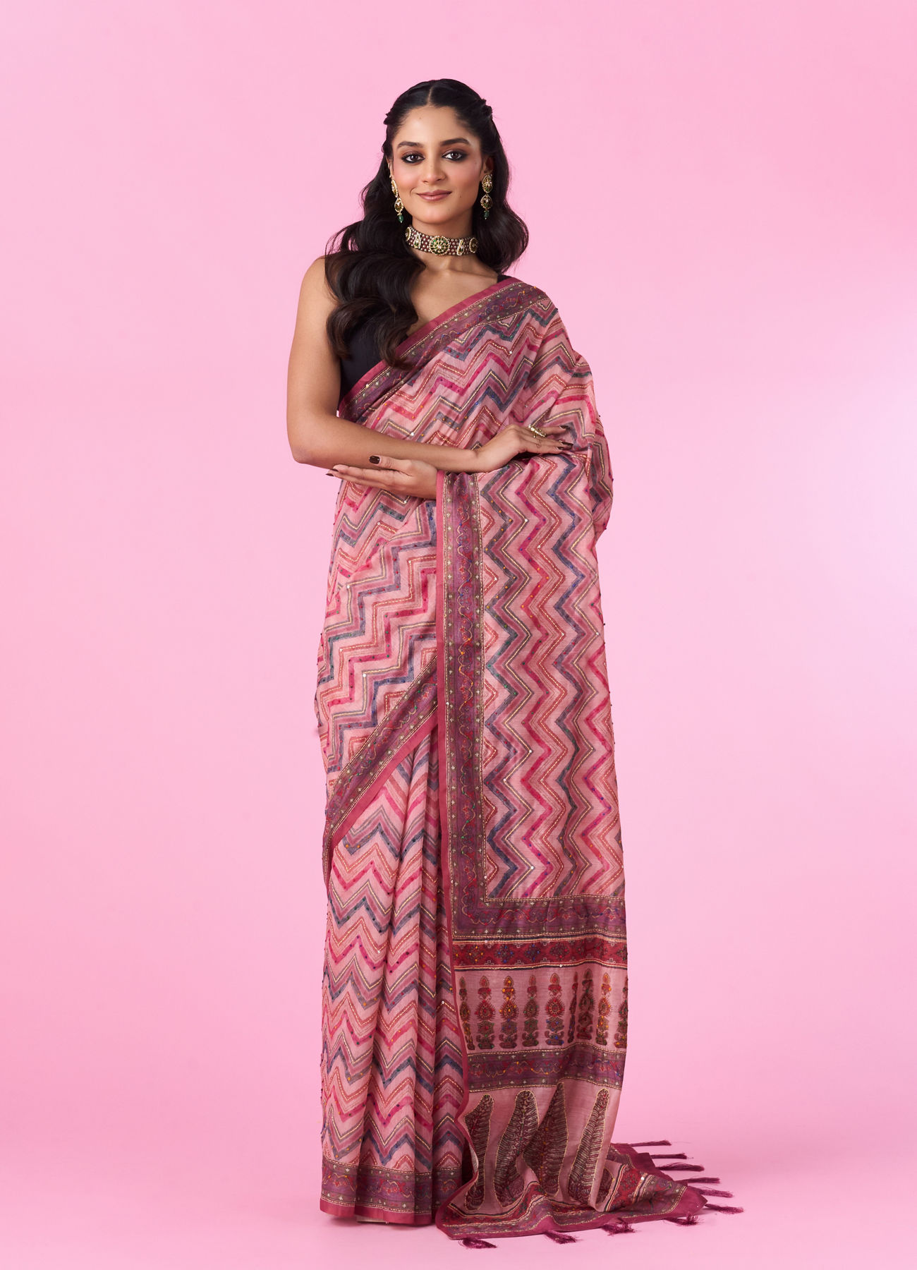 Mohey Women Pink Floral Drape Saree