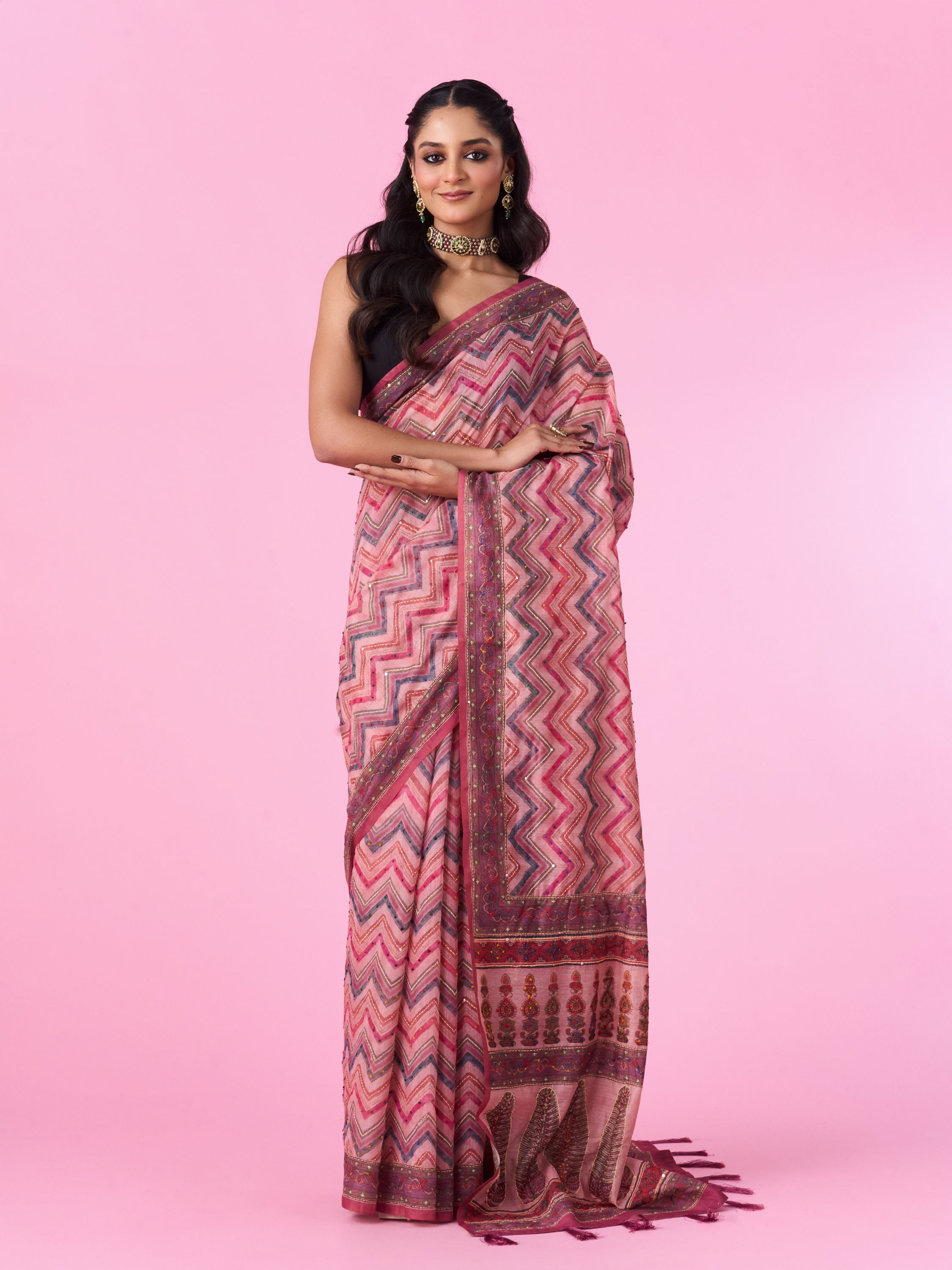 Mohey Women Pink Floral Drape Saree